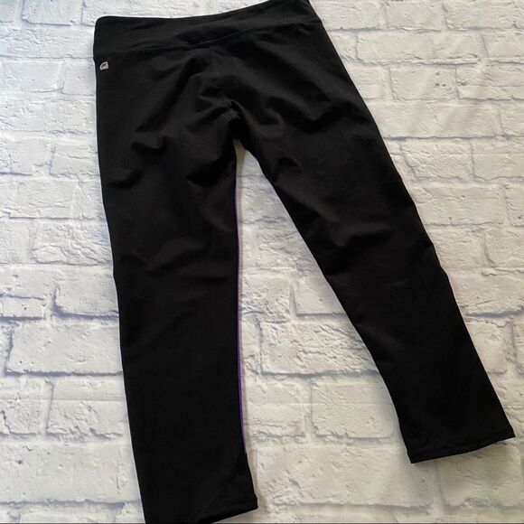 Fabletics Sydnee Capri Pants Leggings EUC XS/S - Picture 5 of 10